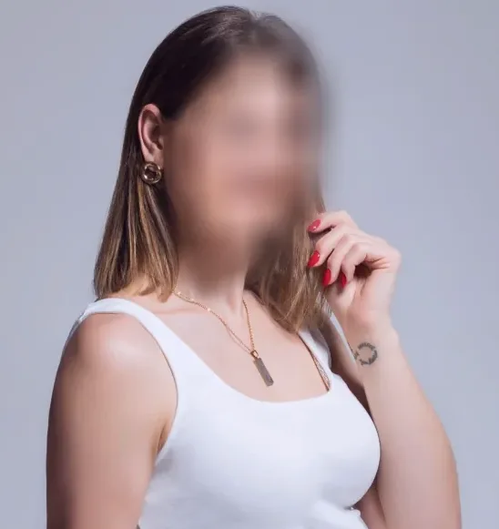 Claudia, 34
