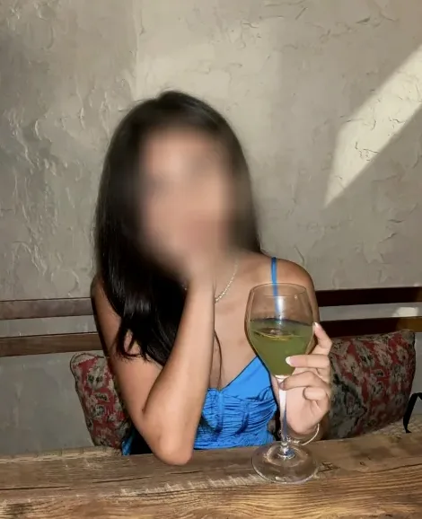 Jasmin, 19