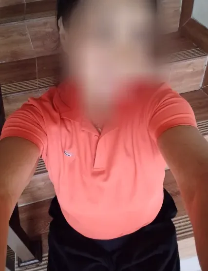 Melina, 40