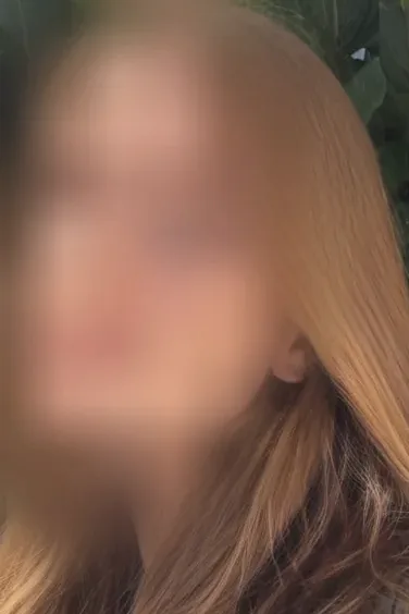Nicole, 23