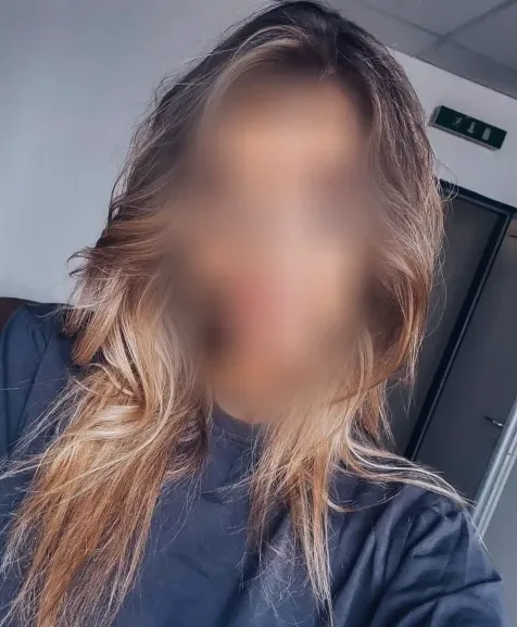 Sophie, 32